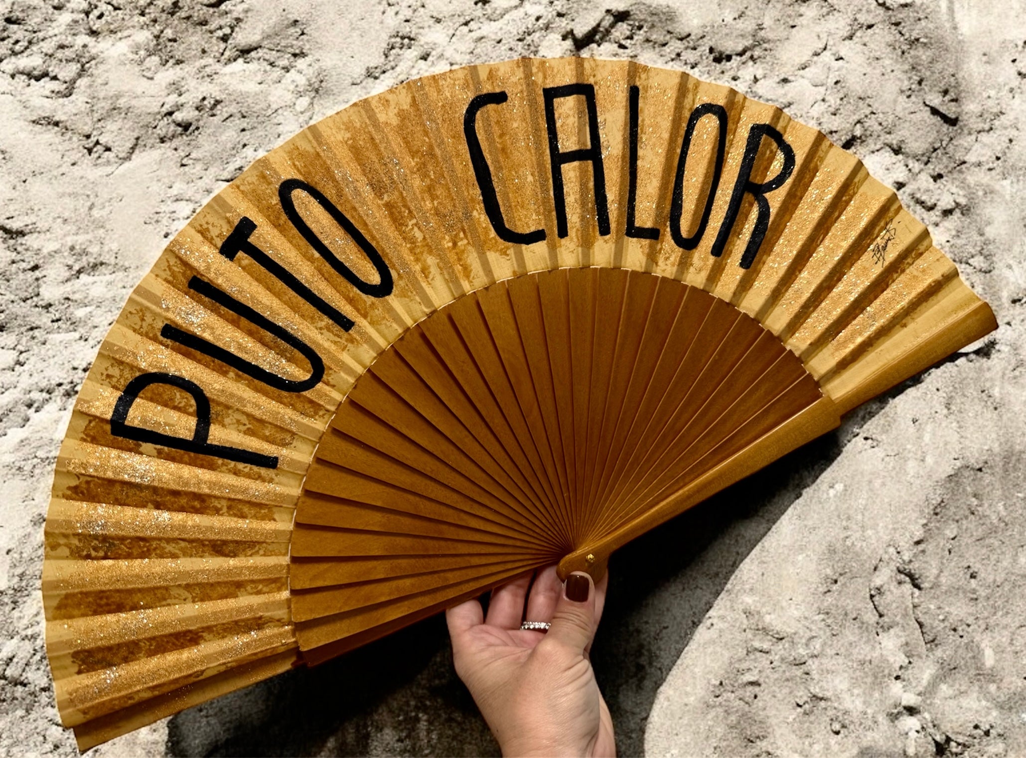 GOLD PUTO CALOR Hand Painted Kolorete Medium Hand Fan