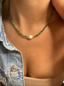 Fresh Pearl Color Stone Necklace