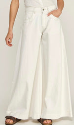 Load image into Gallery viewer, White Wide Leg Jeans
