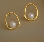 Load image into Gallery viewer, Melina Pearl Earrings
